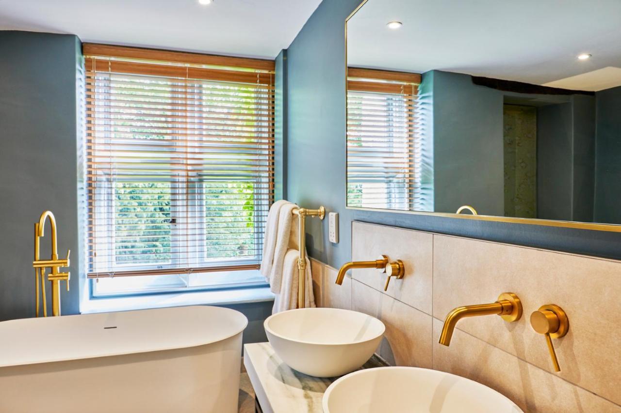Ockenden Manor Hotel & Spa Cuckfield Bagian luar foto