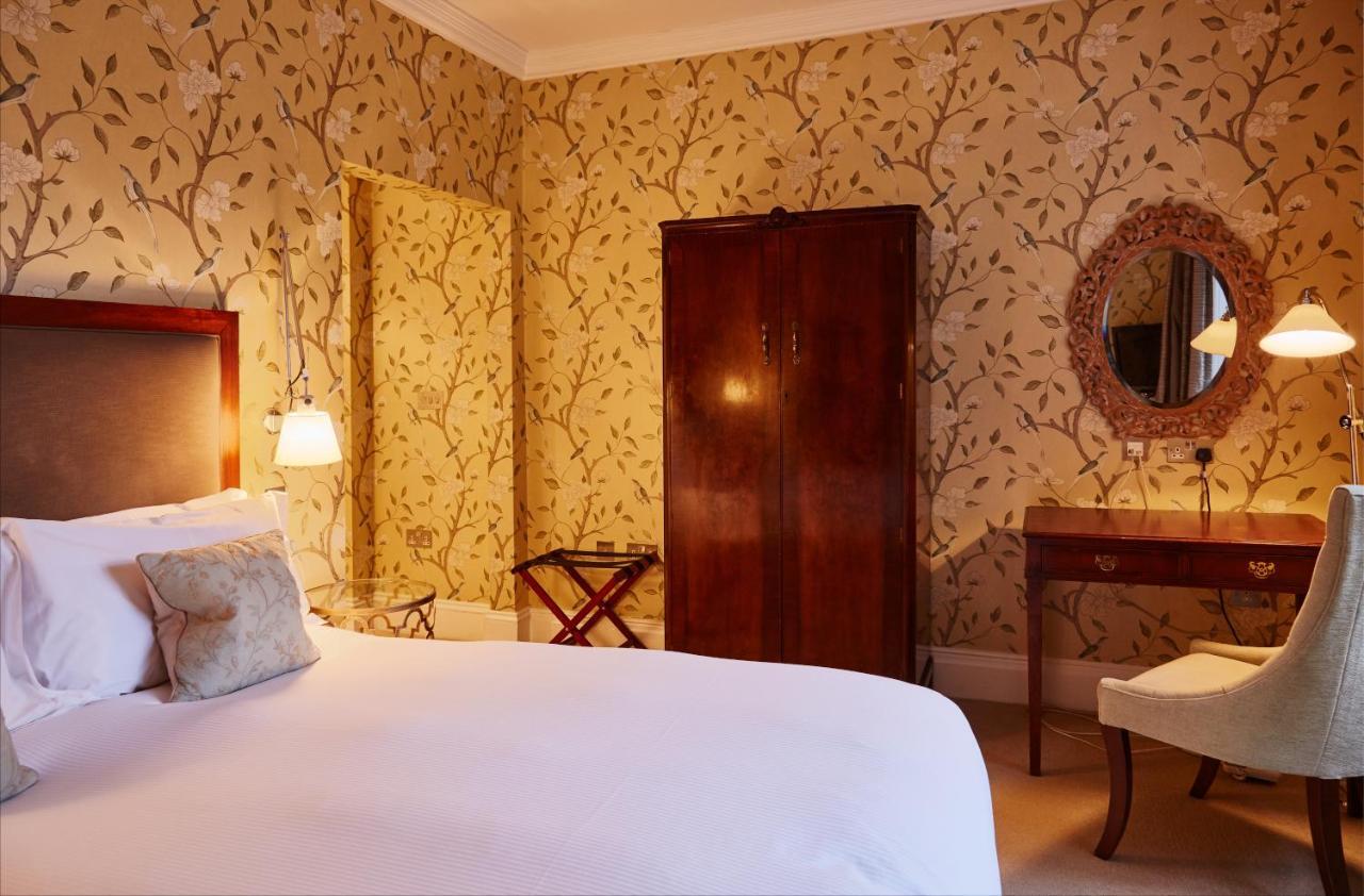 Ockenden Manor Hotel & Spa Cuckfield Bagian luar foto